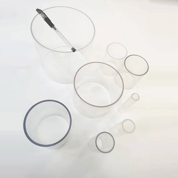 Oppervlaktebehandeling van polycarbonaatbuizen.